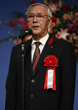 お礼を述べる小田島校長