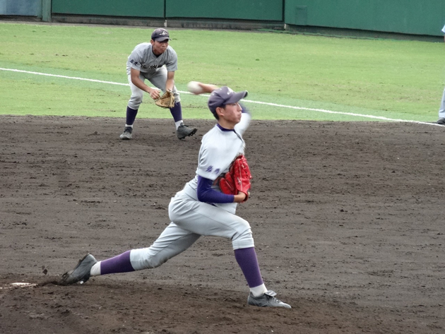 投げては河野選手の力投