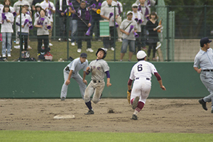 千葉選手が右中間へ2塁打