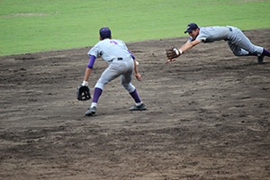 最終回3遊間を抜かれる