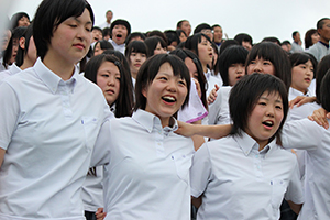 勝利の校歌を高らかに