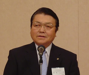 顧問の照井専務・学院長