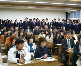 保護者立会いで行なわれる