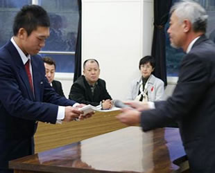 通学許可証が交付される