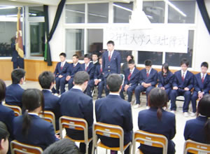 1人ずつ決意表明する