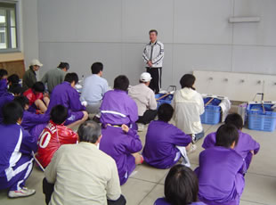 開会式であいさつする倫理法人会長
