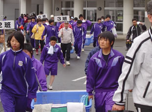 いざ,それぞれの会場に出発