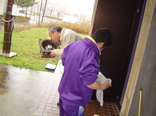 換気扇をはずして掃除