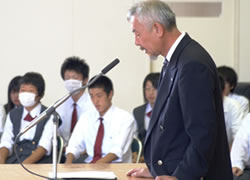 審査結果を発表する大森教頭先生