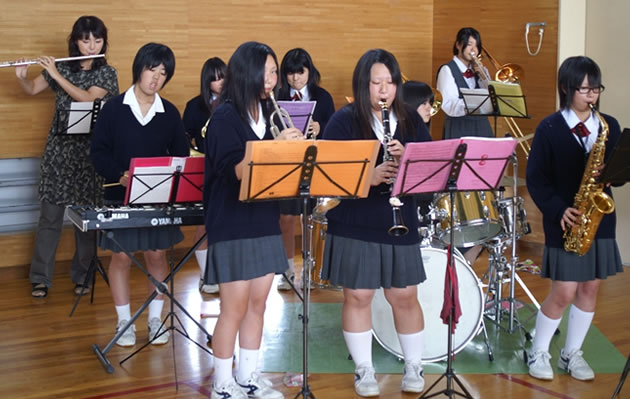 吹奏楽部の演奏発表