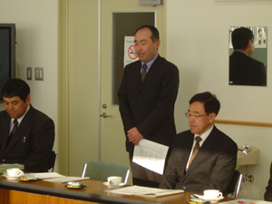 協議の司会をされる瀬川先生