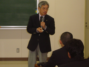 徹底してカメになり,ゴールを目指せと説く村上先生